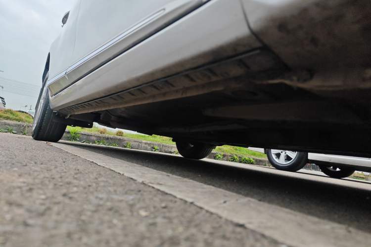 Used Toyota Corolla 2014 1.6L CVT GL-i Right Side Sill