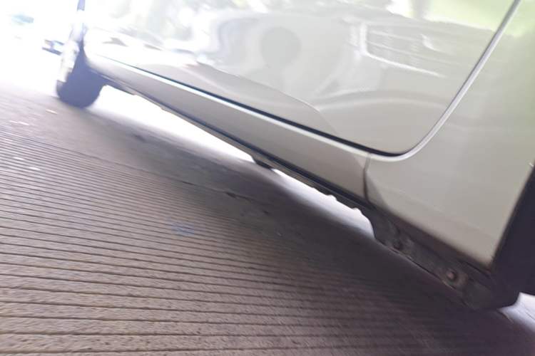 Used Toyota Corolla 2014 1.6L CVT GL Right Side Sill