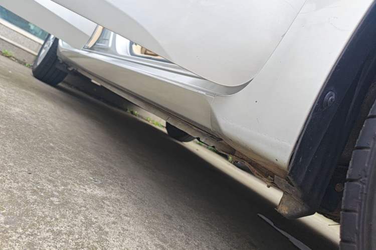 Used Toyota Corolla 2014 1.6L CVT GL Right Side Sill