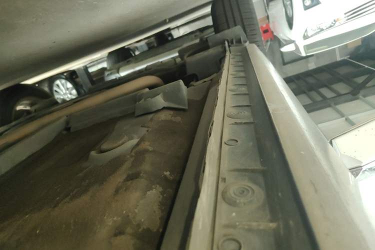 Used Toyota Corolla 2014 1.6L CVT GL-i Right Side Sill