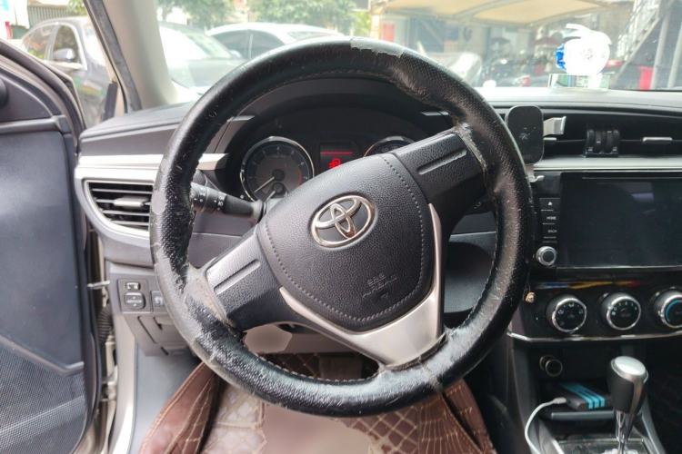 Used Toyota Corolla 2014 1.6L CVT GL-i Steering Wheel