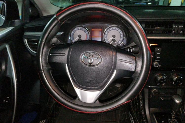 Used Toyota Corolla 2014 1.6L CVT GL-i Steering Wheel