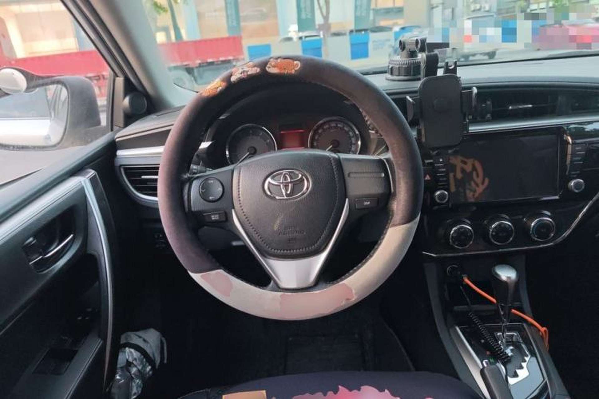 Used Toyota Corolla 2014 1.6L CVT GL-i Leather Edition Steering Wheel