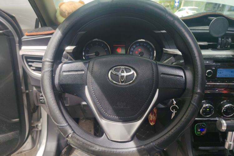 Used Toyota Corolla 2014 1.6L CVT GL-i Steering Wheel