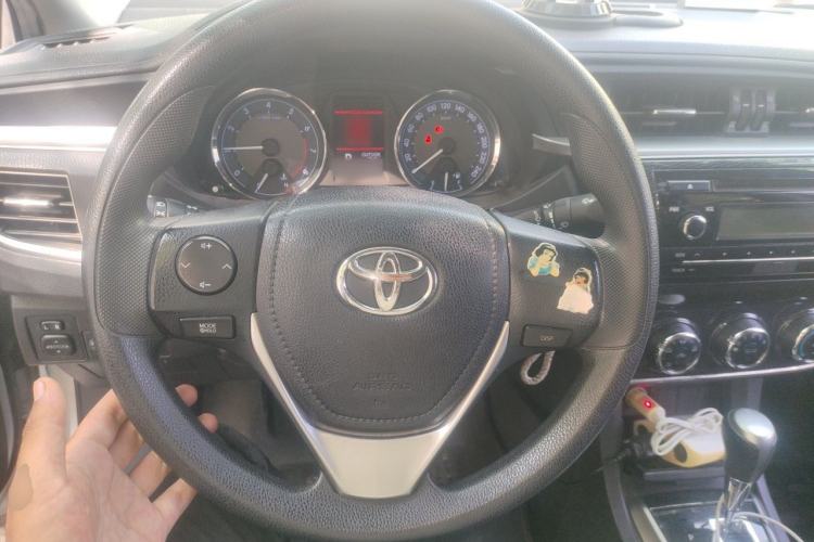 Used Toyota Corolla 2014 1.6L CVT GL-i Leather Edition Steering Wheel