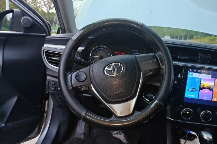 Used Toyota Corolla 2014 1.6L CVT GL-i Leather Edition Steering Wheel