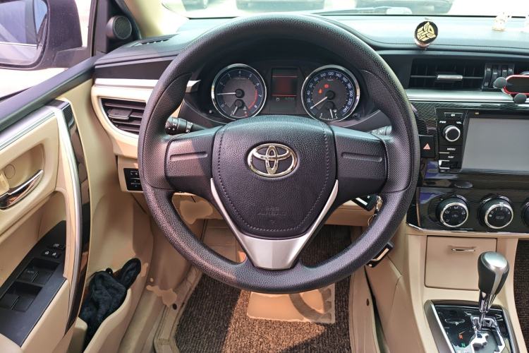 Used Toyota Corolla 2014 1.6L CVT GL-i Steering Wheel