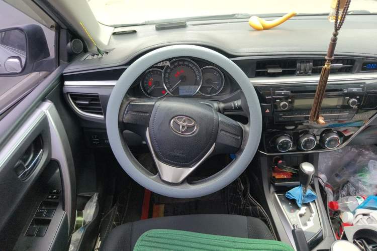 Used Toyota Corolla 2014 1.6L CVT GL Steering Wheel