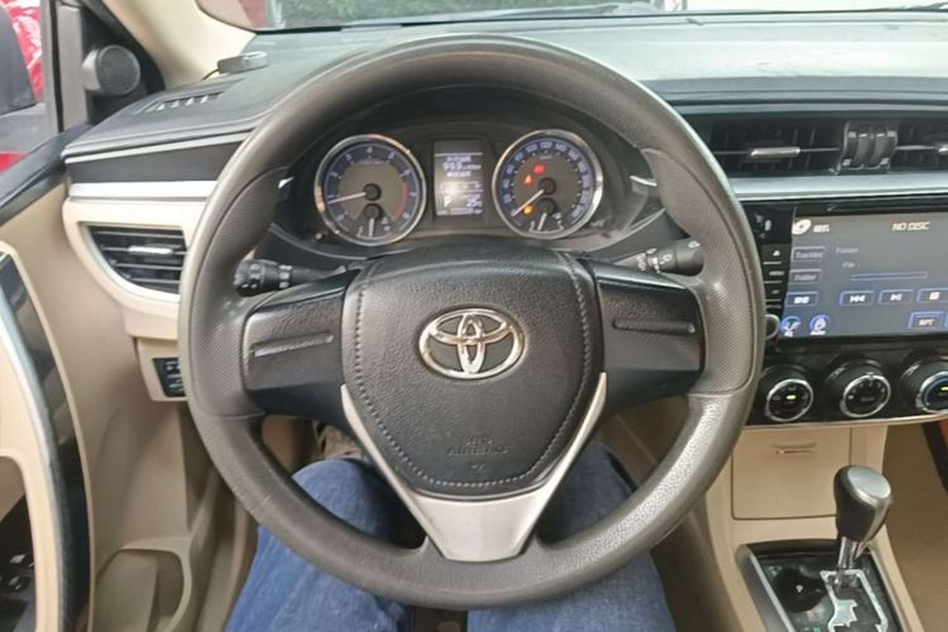 Used Toyota Corolla 2014 1.6L CVT GL-i Steering Wheel