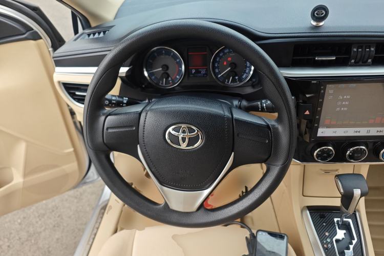 Used Toyota Corolla 2014 1.6L CVT GL-i Steering Wheel