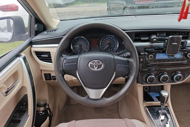 Used Toyota Corolla 2014 1.6L CVT GL-i Steering Wheel