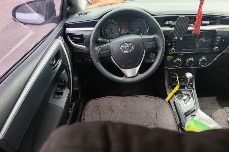 Used Toyota Corolla 2014 1.6L CVT GL-i Steering Wheel