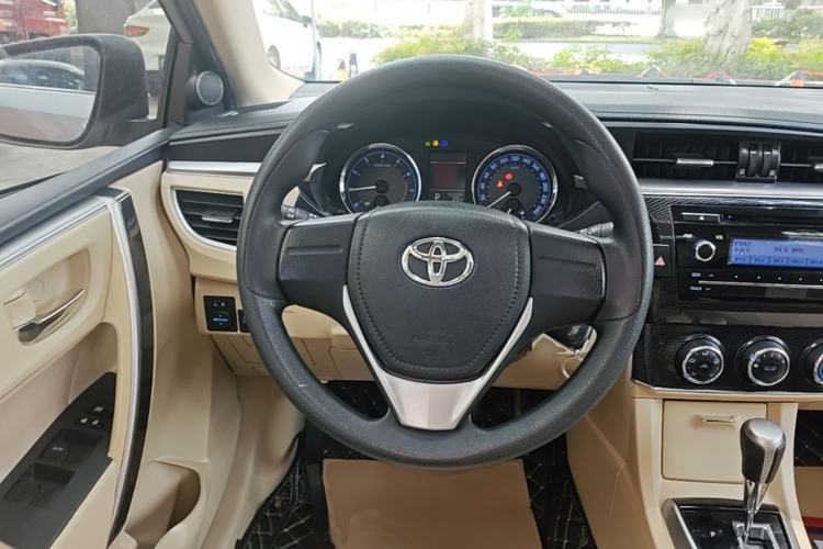 Used Toyota Corolla 2014 1.6L CVT GL-i Steering Wheel