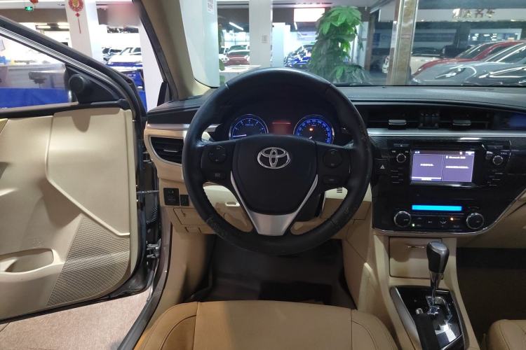 Used Toyota Corolla 2014 1.6L CVT GLX-i Steering Wheel