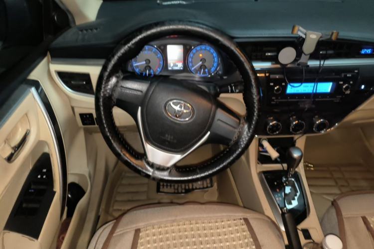 Used Toyota Corolla 2014 1.6L CVT GL-i Steering Wheel