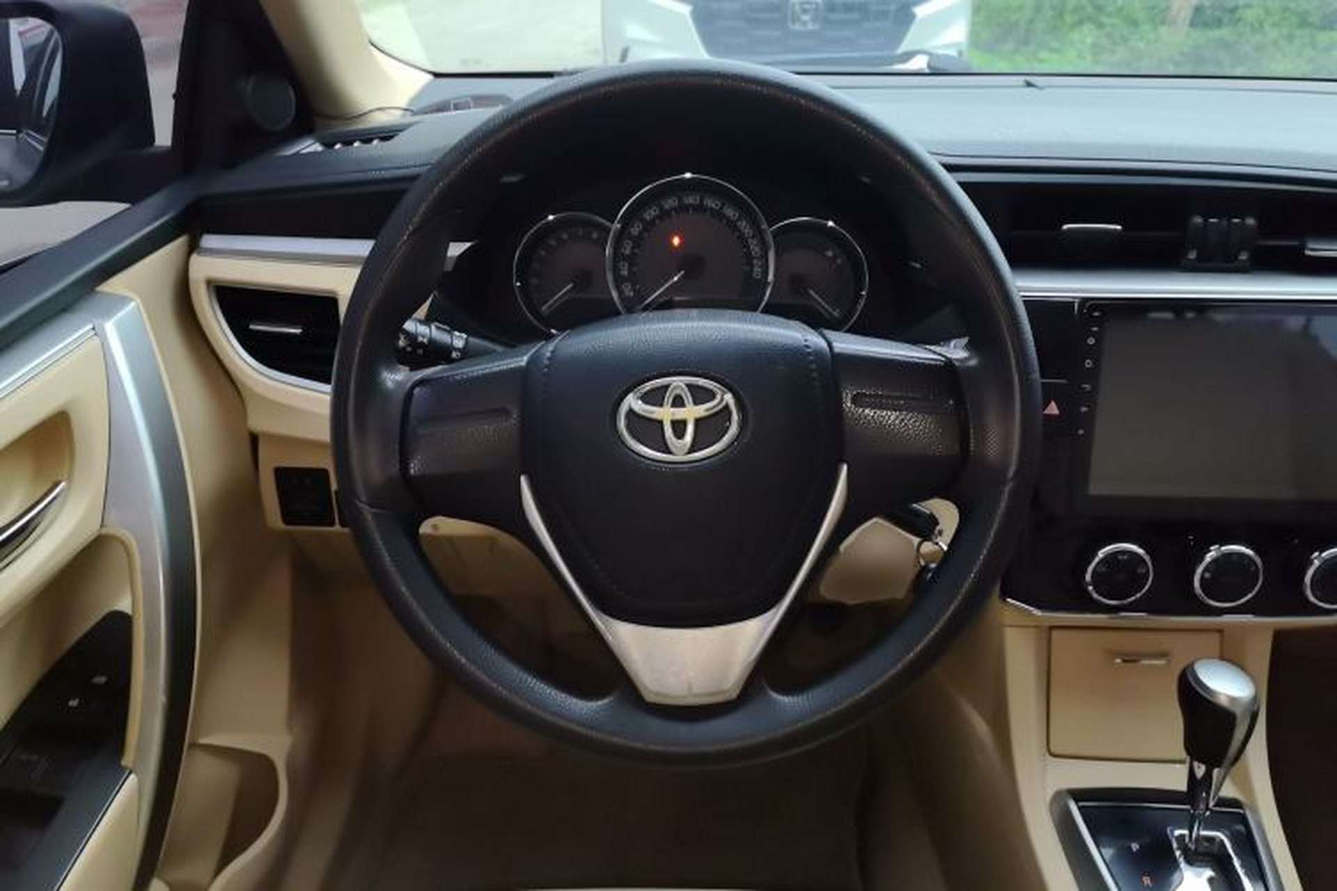 Used Toyota Corolla 2014 1.6L CVT GL-i Steering Wheel