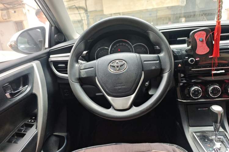 Used Toyota Corolla 2014 1.6L CVT GL Steering Wheel