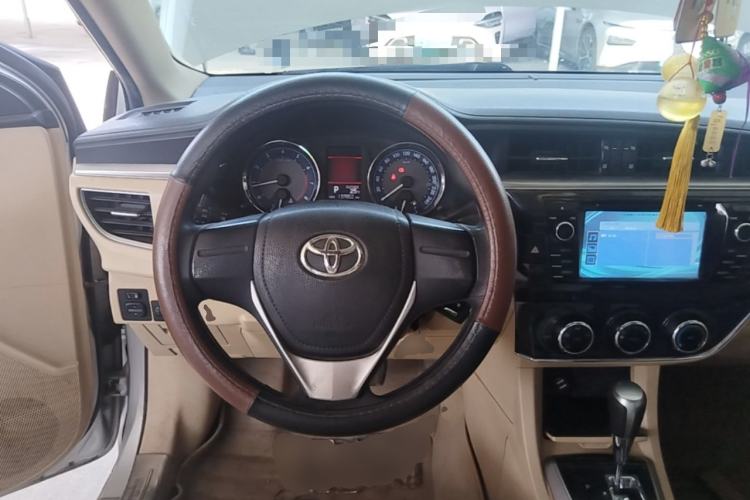 Used Toyota Corolla 2014 1.6L CVT GL-i Steering Wheel
