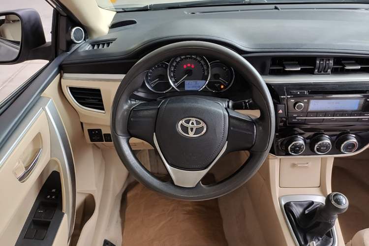 Used Toyota Corolla 2014 1.6L Manual GL Steering Wheel