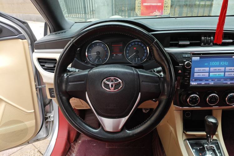 Used Toyota Corolla 2014 1.6L CVT GL-i Steering Wheel