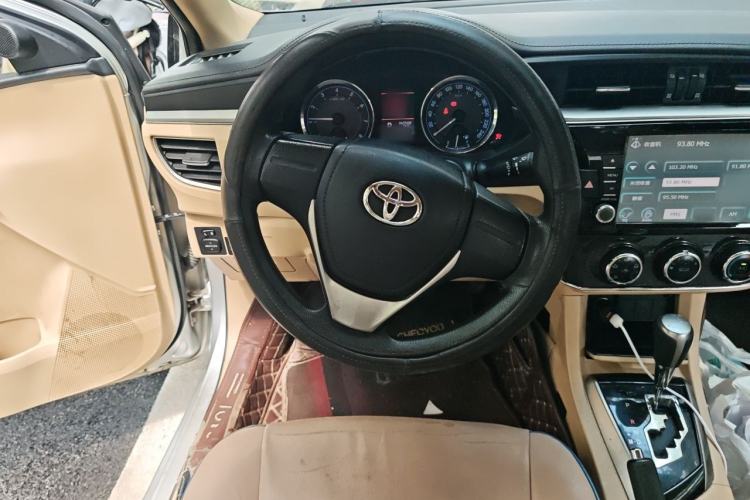 Used Toyota Corolla 2014 1.6L CVT GL-i Steering Wheel