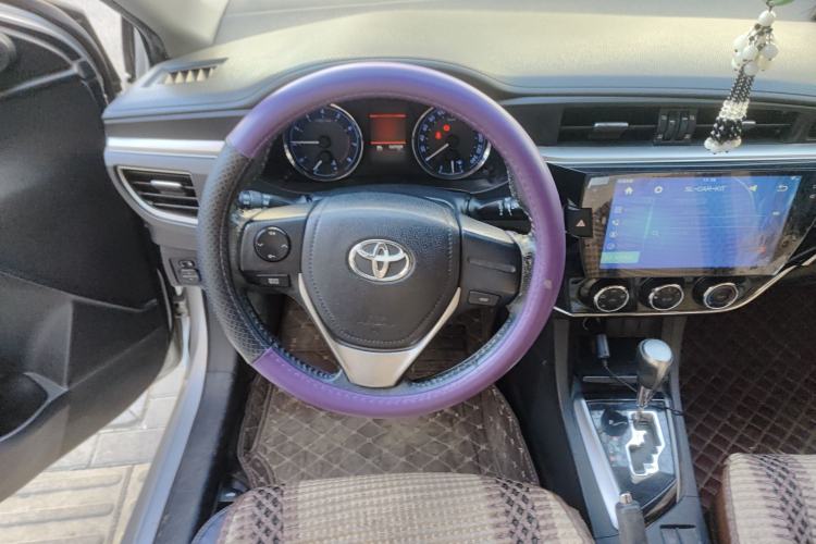 Used Toyota Corolla 2014 1.6L CVT GL-i Leather Edition Steering Wheel
