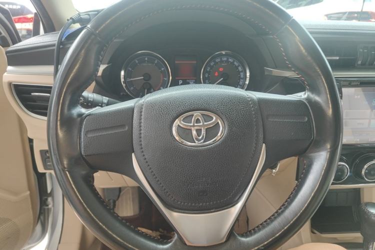 Used Toyota Corolla 2014 1.6L CVT GL-i Steering Wheel