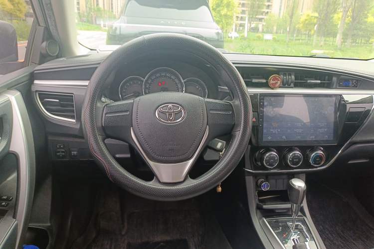 Used Toyota Corolla 2014 1.6L CVT GL Steering Wheel
