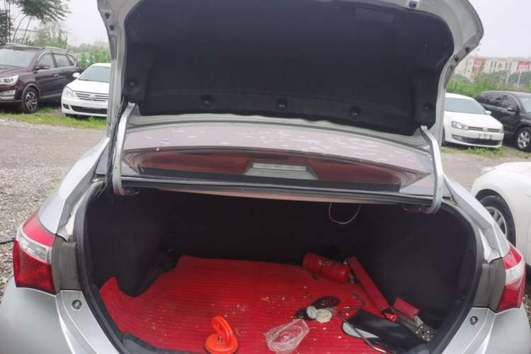 Used Toyota Corolla 2014 1.6L CVT GL Trunk