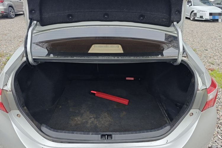Used Toyota Corolla 2014 1.6L CVT GL-i Leather Edition Trunk