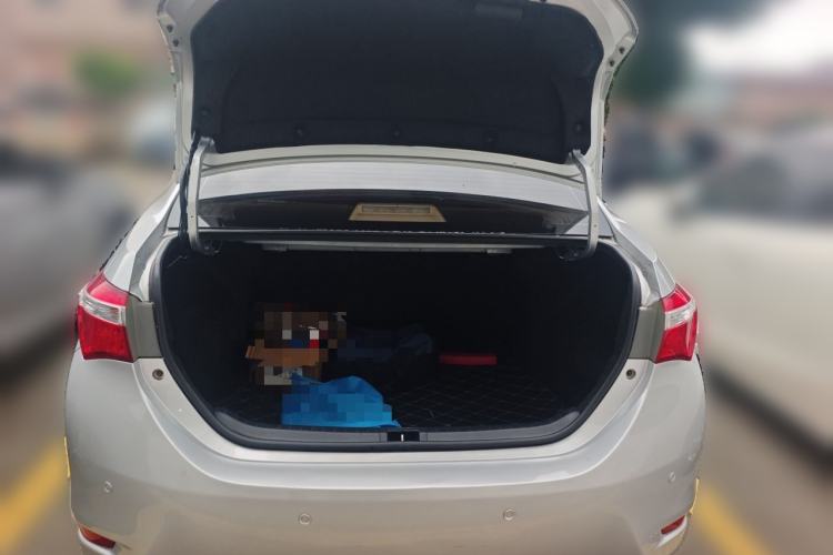 Used Toyota Corolla 2014 1.6L CVT GL Trunk