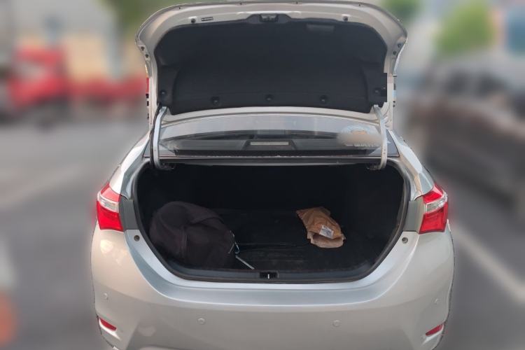 Used Toyota Corolla 2014 1.6L CVT GL-i Leather Edition Trunk