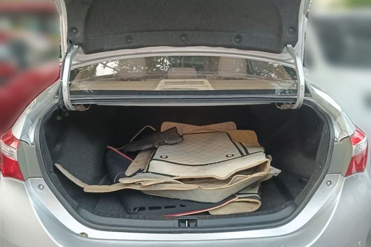 Used Toyota Corolla 2014 1.6L CVT GL-i Trunk