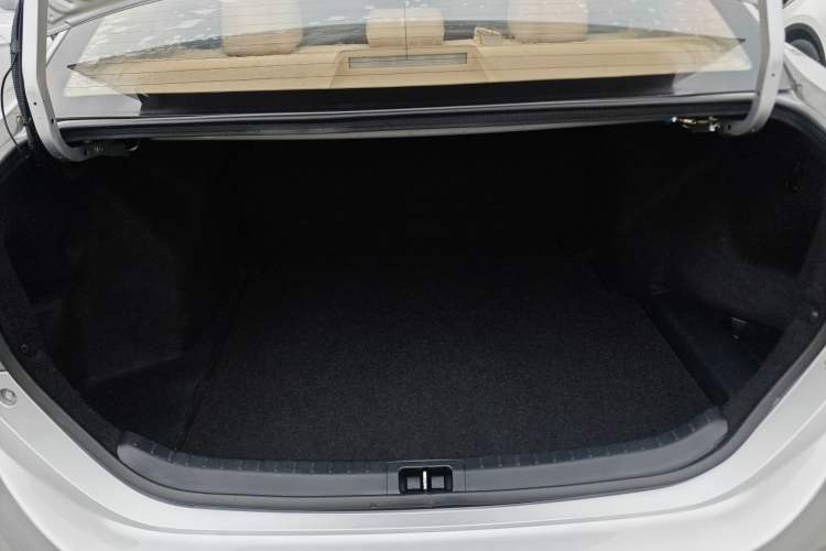 Used Toyota Corolla 2014 1.6L CVT GL-i Trunk