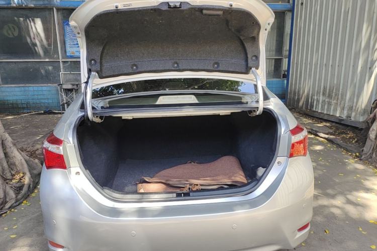 Used Toyota Corolla 2014 1.6L CVT GL-i Trunk