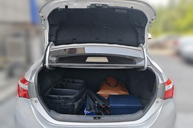 Used Toyota Corolla 2014 1.6L CVT GL Trunk