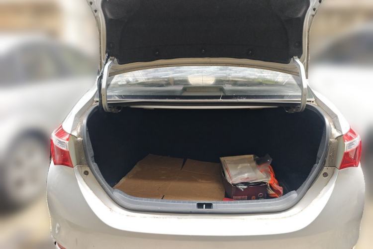 Used Toyota Corolla 2014 1.6L CVT GL Trunk
