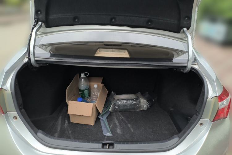Used Toyota Corolla 2014 1.6L CVT GL Trunk