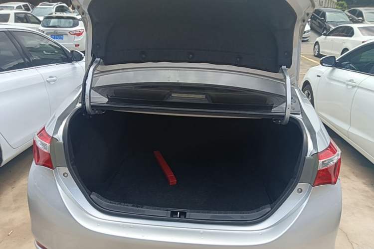 Used Toyota Corolla 2014 1.6L CVT GL Trunk