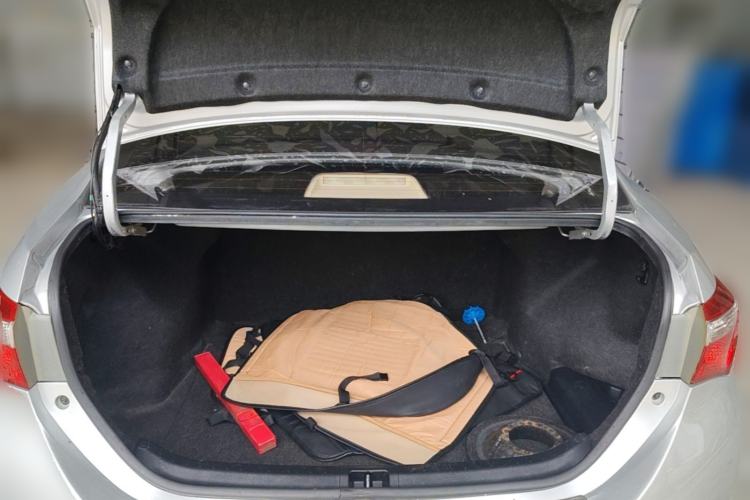 Used Toyota Corolla 2014 1.6L CVT GL Trunk