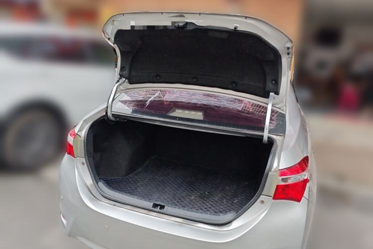 Used Toyota Corolla 2014 1.6L CVT GL Trunk