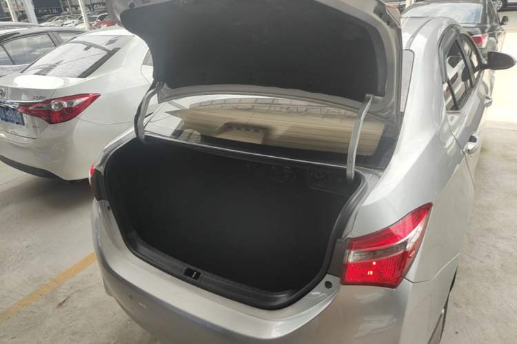 Used Toyota Corolla 2014 1.6L CVT GL-i Trunk