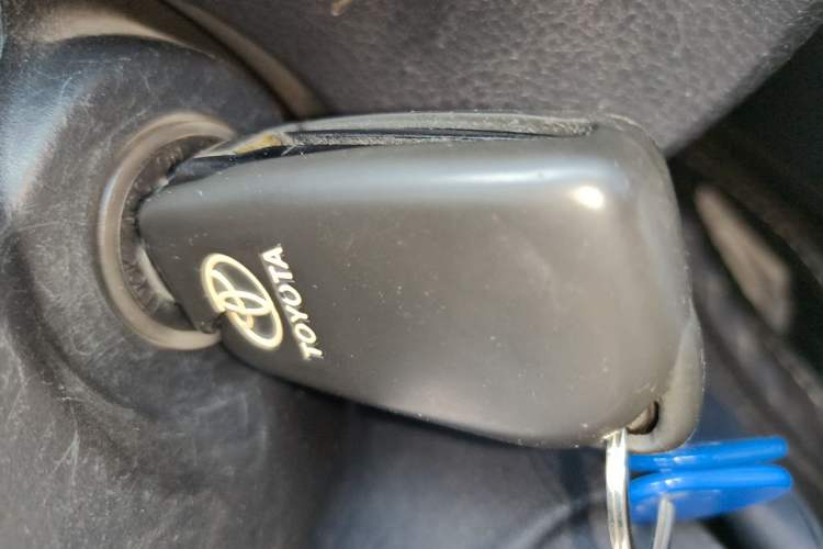 Used Toyota Corolla 2014 1.6L CVT GL Vehicle Key