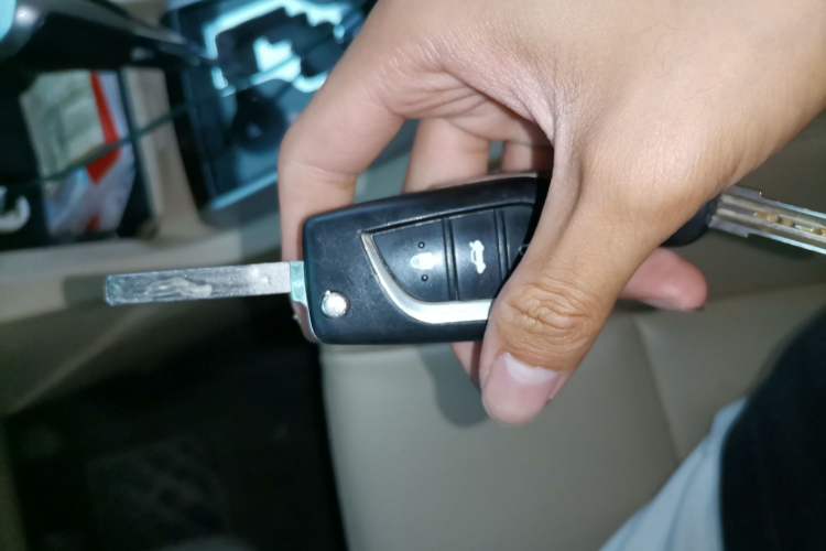 Used Toyota Corolla 2014 1.6L CVT GL Vehicle Key
