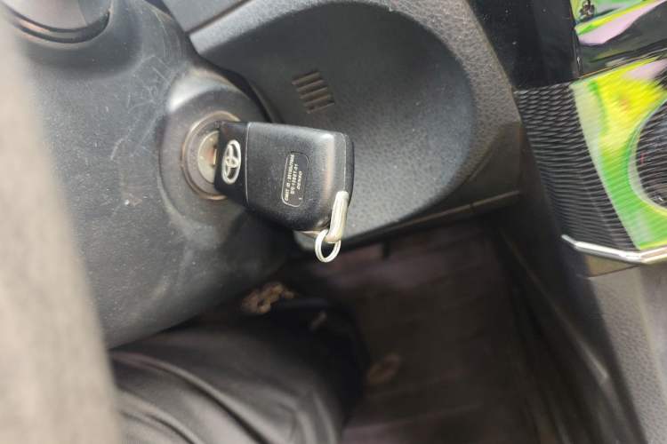 Used Toyota Corolla 2014 1.6L CVT GL-i Vehicle Key