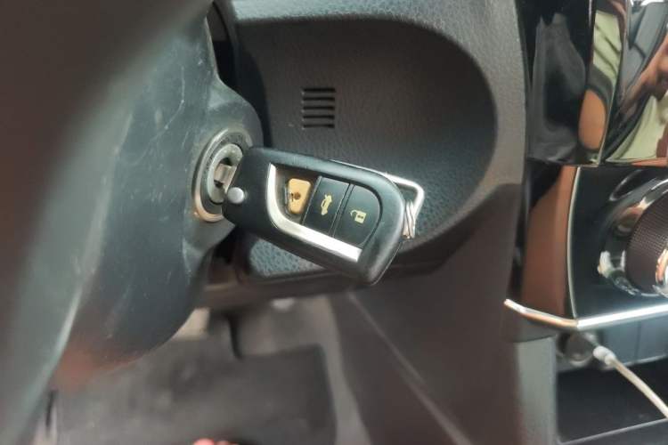 Used Toyota Corolla 2014 1.6L CVT GL Vehicle Key