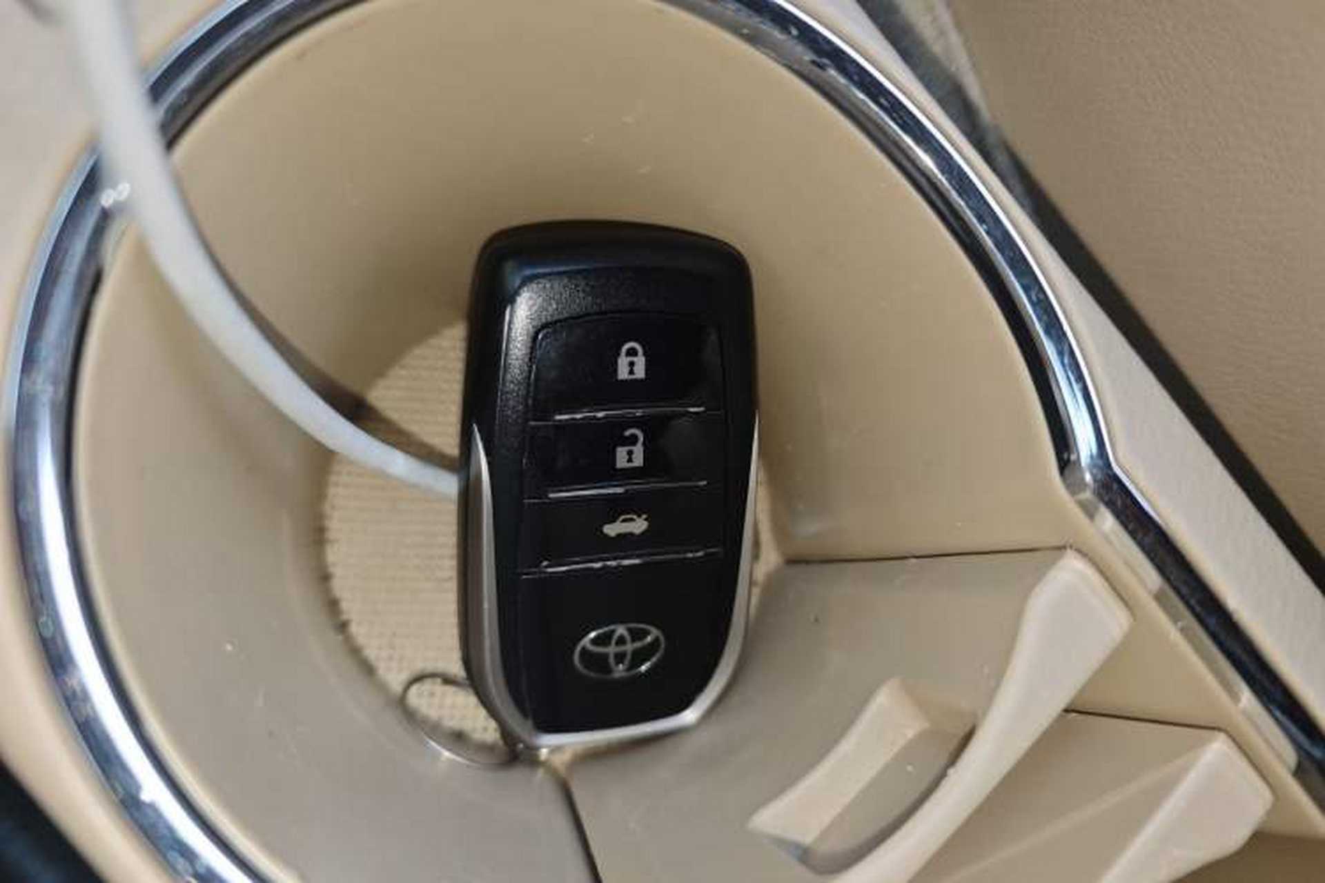 Used Toyota Corolla 2014 1.8L Manual GLX-i Vehicle Key