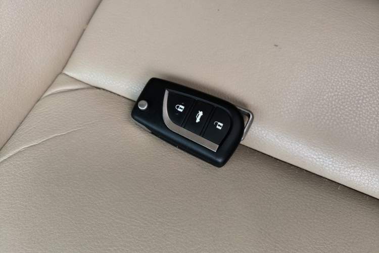Used Toyota Corolla 2014 1.6L CVT GL Vehicle Key