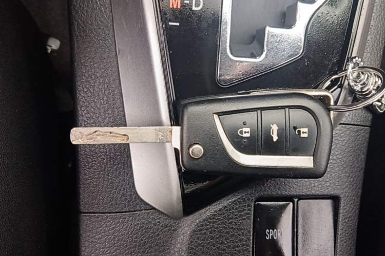 Used Toyota Corolla 2014 1.6L CVT GL Vehicle Key