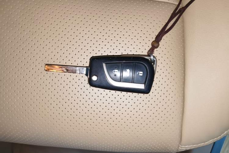 Used Toyota Corolla 2014 1.6L CVT GL Vehicle Key